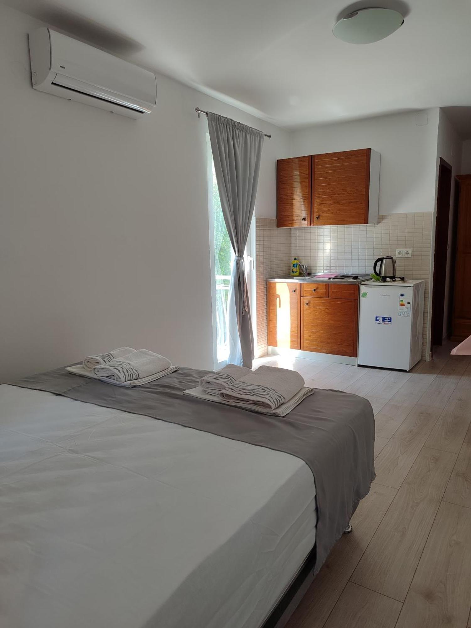 Apartments Glibic Zaostrog Ngoại thất bức ảnh