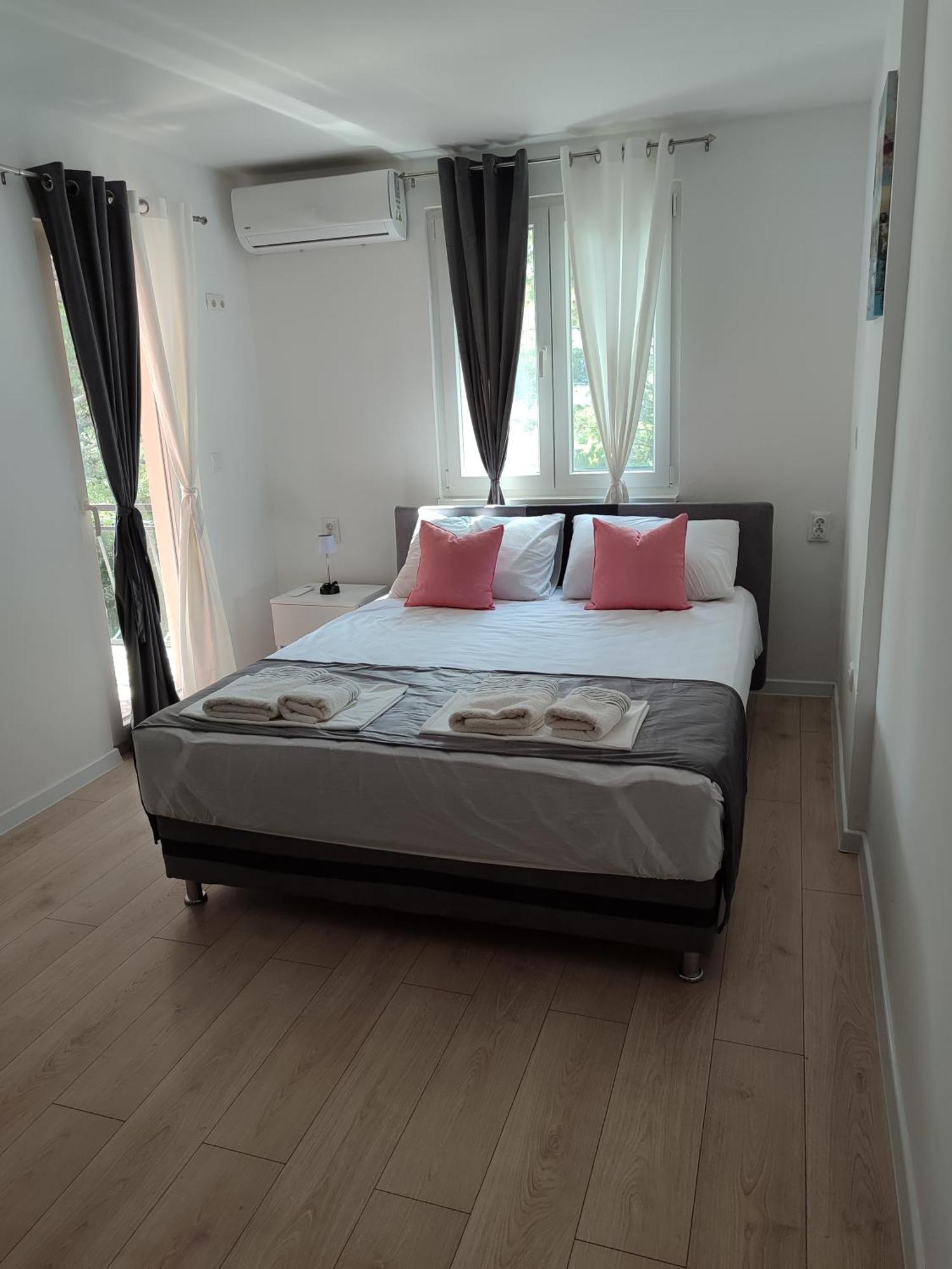 Apartments Glibic Zaostrog Ngoại thất bức ảnh